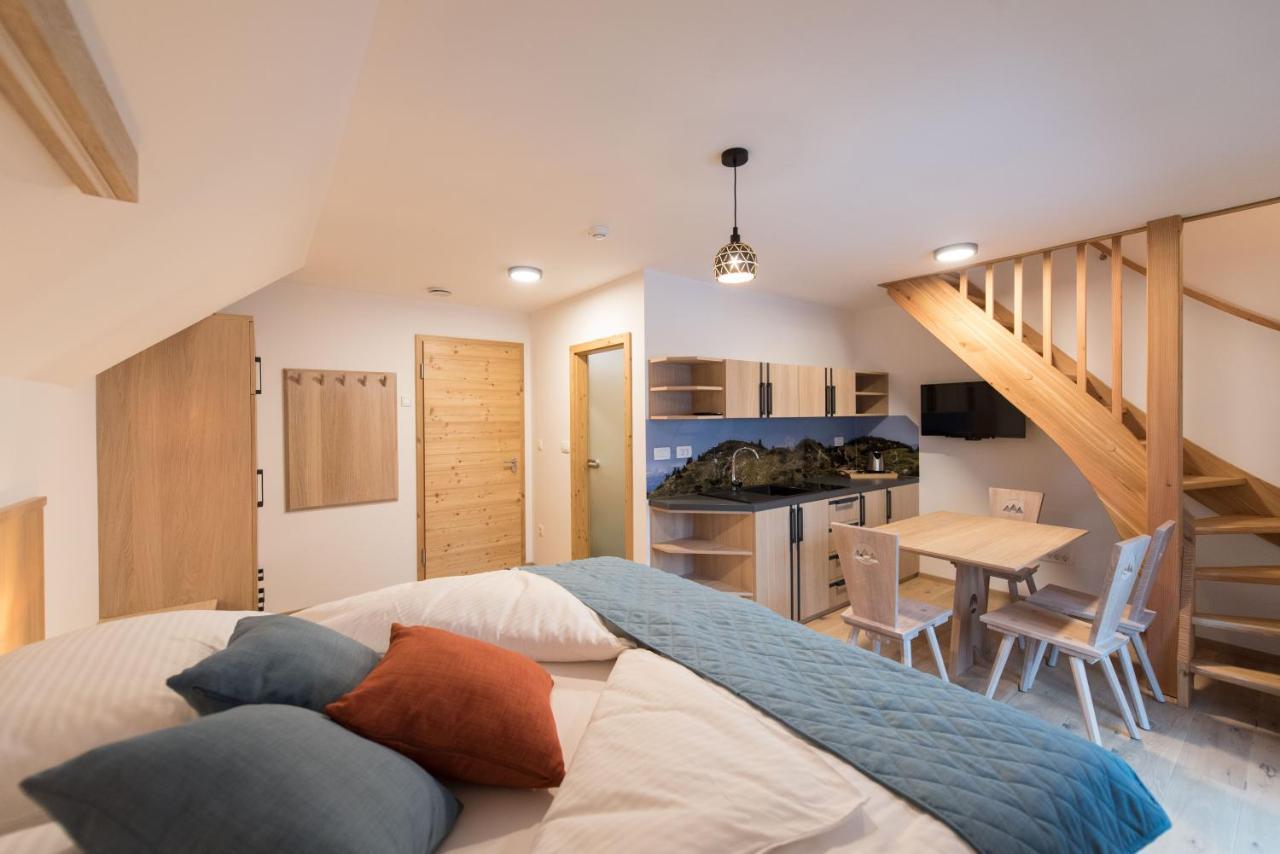 Guesthouse Lajnar Zgornja Sorica Eksteriør billede