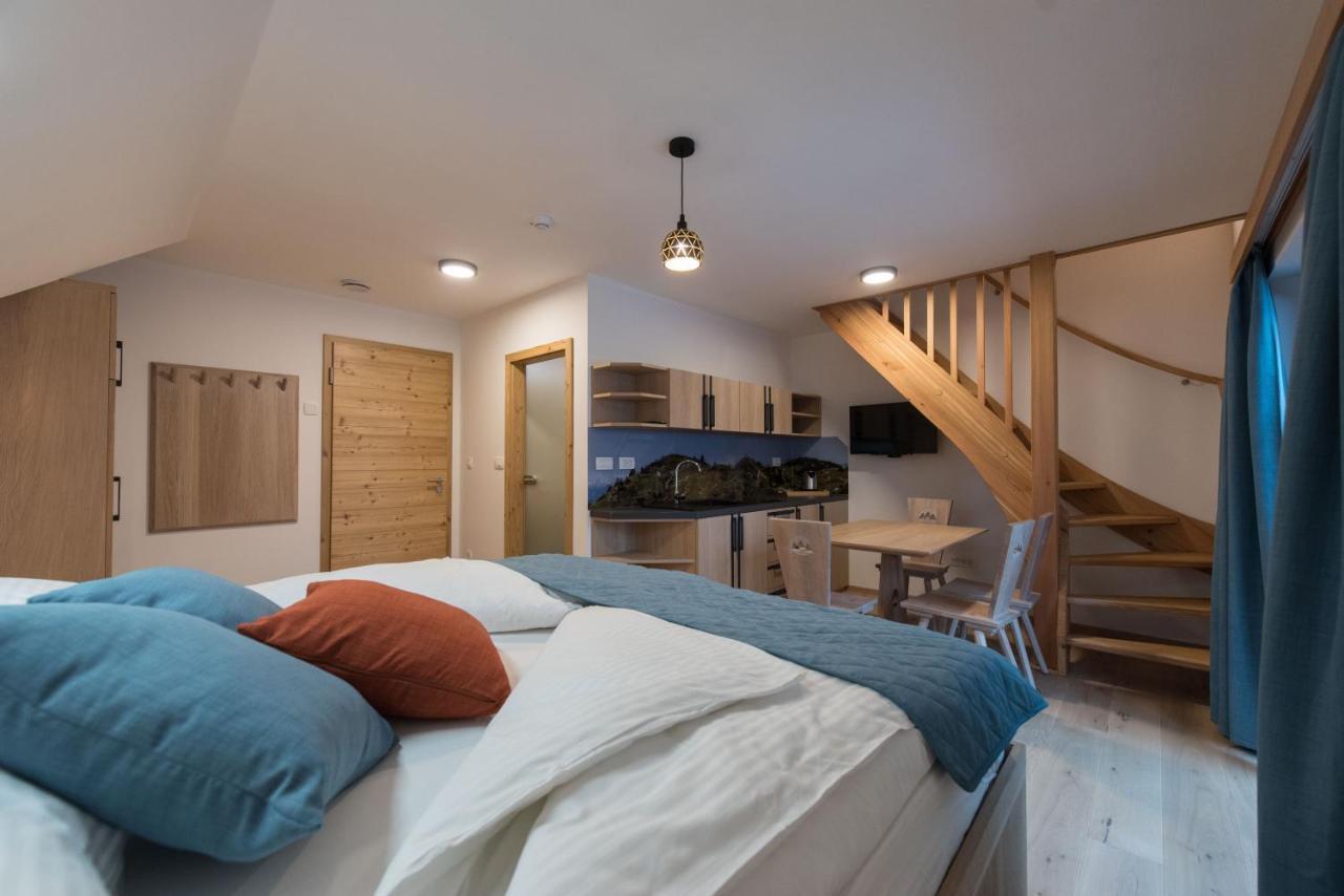 Guesthouse Lajnar Zgornja Sorica Eksteriør billede